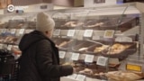 Жители Эстонии пытаются экономить на продуктах
в условиях роста цен. Что они делают? 